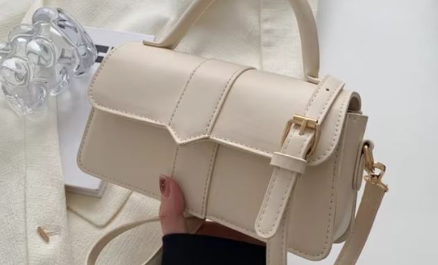 High-End Luxury vs Low-End Handbags
